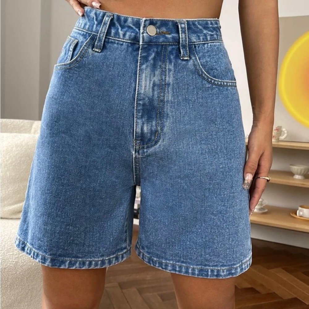 Bermuda Denim Jean Shorts Medium Wash XS Size 2